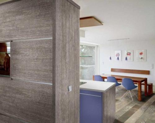 Чем отделать ванную кроме плитки. Стеновые панели: альтернатива №1