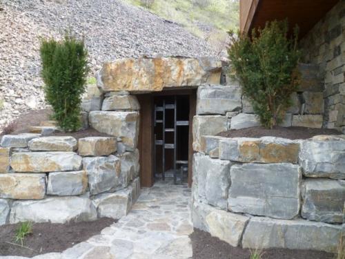 Современный погреб в доме. Погреб на даче: основные виды