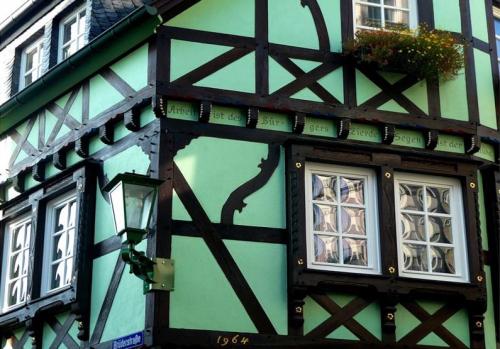 Отделка дома под фахверк. Особенности конструкции и материалы фахверковых домов