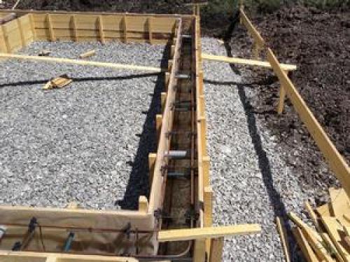 Через сколько снимать опалубку. Распалубка в зависимости от количества воды в бетоне 01