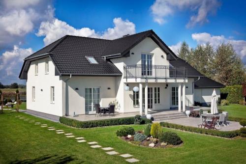 Цвет фасада дома с коричневой крышей. Цвет фасада — правила выбора и удачного сочетания. 100 фото вариантов красивого дизайна фасадов частного дома