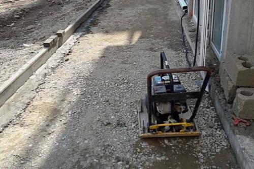 Отмостка вокруг дома из бетона. Бетонная отмостка вокруг дома: изготовление и уход