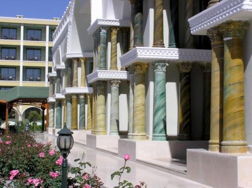 Оформление колонны в интерьере лофт. Колонны в интерьере — 90 фото лучших идей изящного дизайна и декора