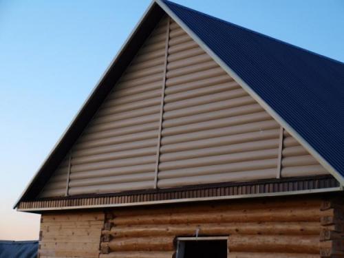 Оформление фронтона крыши деревянного дома. Выбор материалов