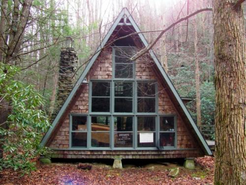 Дом шалаш для пмж. Дом-шалаш своими руками