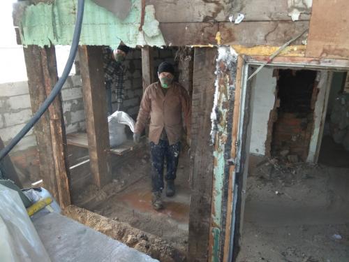 Погреб в деревянном доме своими руками. Погреб из кирпича в частном доме своими руками в построенном уже доме