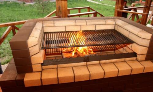 Уличные барбекю из кирпича. Мангал из кирпича: чертежи, фото, видео. Инструкция, как сделать простой мангал на участке?