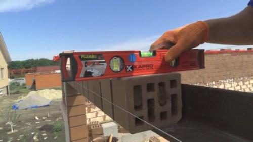 Кладка оконного проема из кирпича. Несколько слов о облицовке проема кирпичом