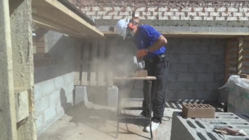 Кладка оконного проема из кирпича. Несколько слов о облицовке проема кирпичом