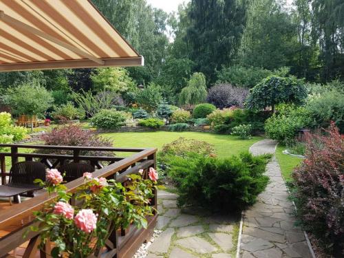 Как обустроить маленький садовый участок. Красивый дизайн маленького участка: обзор простых и сложных идей ландшафтного дизайна для небольших участков (130 фото и видео)