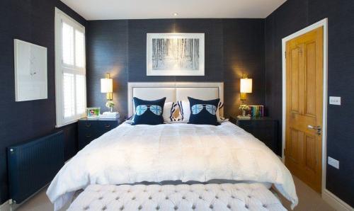 Стены в спальне. Основные правила оформления