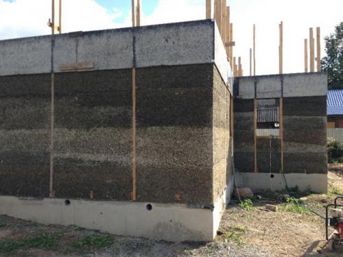 Как построить самый дешевый дом своими руками? Самые дешевые материалы для постройки дома – изготовленные собственноручно?