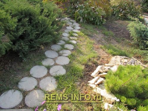 Тротуарная плитка для дачи своими руками. Садовая дорожка своими руками при помощи форм: подготовка формы, отливка плиток, укладка и уход 04