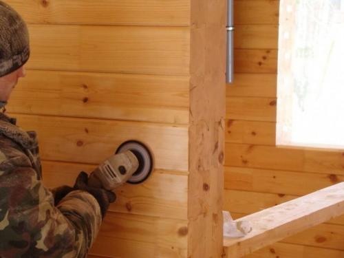Внутренняя отделка дома из бруса. Фронт работ внутри брусового дома 04
