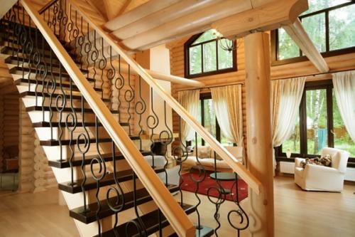 Внутренняя отделка дома из бруса. Фронт работ внутри брусового дома 02