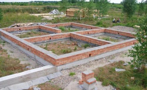 Как построить дом из пеноблоков. Строительство дома из пеноблоков: строим дом своими руками, рейтинг лучших производителей пеноблоков