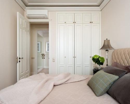 Спальня в нежных и теплых оттенках 02