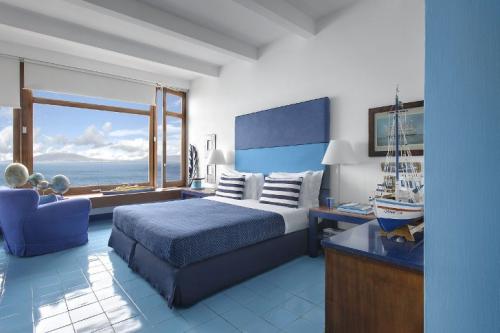 Отель с ошеломляющими видами в Сорренто 09