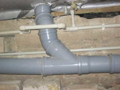 Неправильный уклон канализации. Делаем правильный уклон канализационной трубы