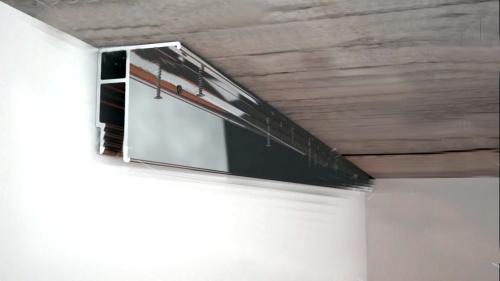 Встроенный шкаф в потолок. Как натянуть потолок если стоит шкаф-купе?