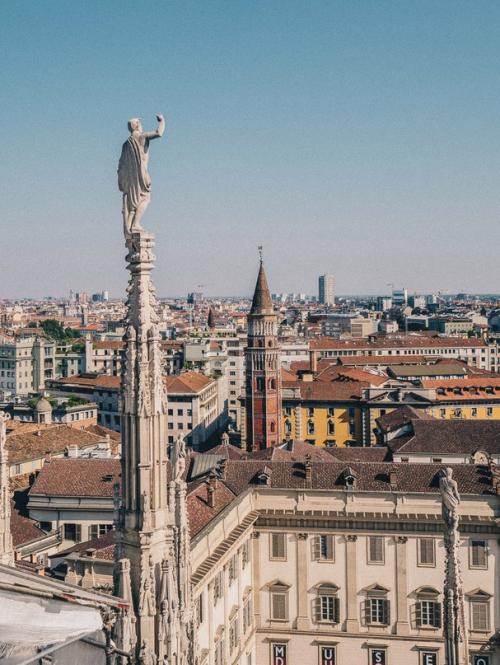 Милан, Италия 04