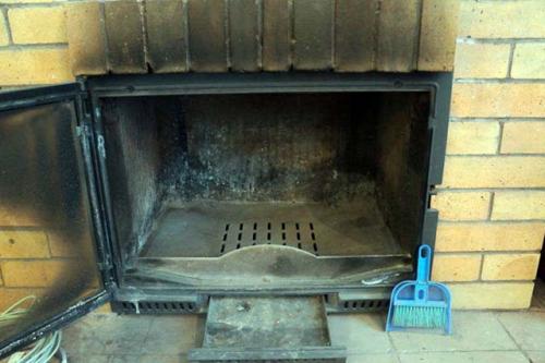 Котел в печь для отопления. Каминные топки — плюсы и минусы