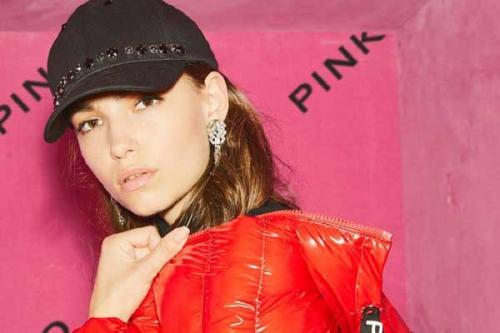 Какой цвет шапки подойдет к болотной куртке. С какой шапкой носить пуховик, чтобы выглядеть модно, фото