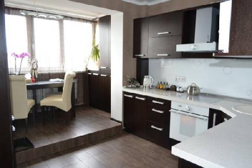 Кухня совмещенная с балконом 02