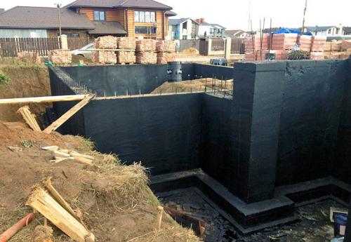 Нанесение гидроизоляции на стены. Классификация по способу нанесения