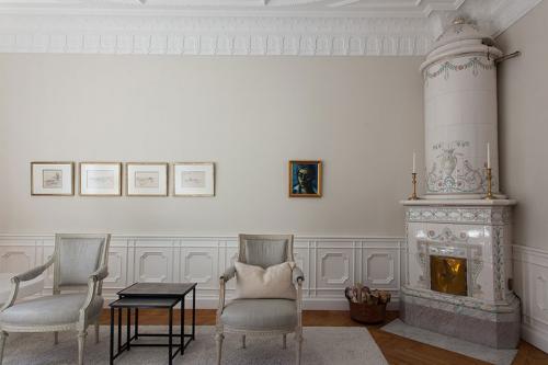 Квартира с библиотекой и столетними фаянсовыми печами 01