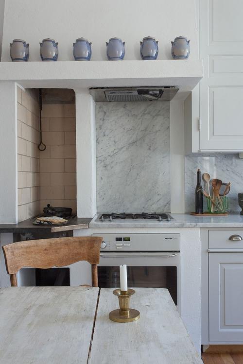 Квартира с библиотекой и столетними фаянсовыми печами 04