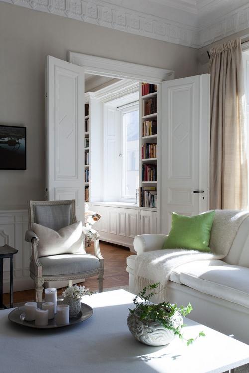 Квартира с библиотекой и столетними фаянсовыми печами 13