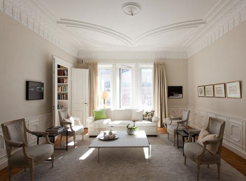 Квартира с библиотекой и столетними фаянсовыми печами 07