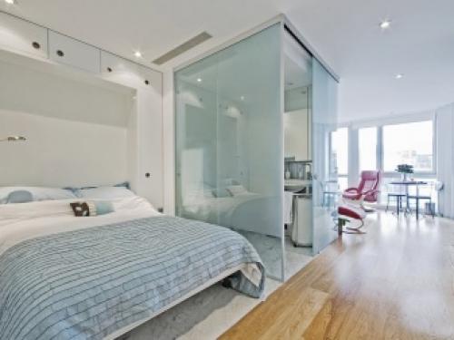 Как оформить стену над кроватью в спальне. Всему голова, или как оформить изголовье кровати 09