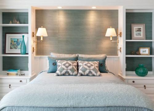Как оформить стену над кроватью в спальне. Всему голова, или как оформить изголовье кровати