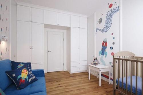 Шкаф вокруг двери в прихожей. Преимущества