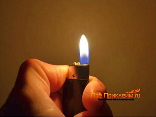 Как заклеить надувную кровать. Как найти прокол 03