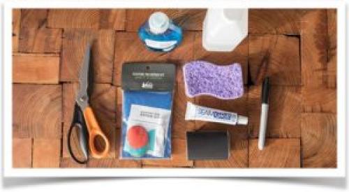 Как заклеить надувной матрас жидкой латкой. Клеим надувной матрас разными способами