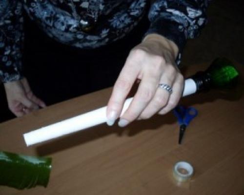 Елка в маленькой бутылочке. Новогодние елочки из пластиковых бутылок