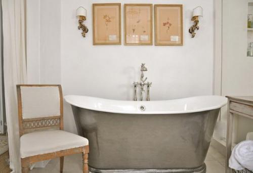 Что лучше душевой уголок или ванна. Что лучше: ванна или душевая кабина? Аргументы против фактов