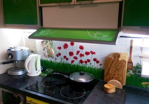 Фартук для кухни из дерева. Особенности деревянных фартуков 06