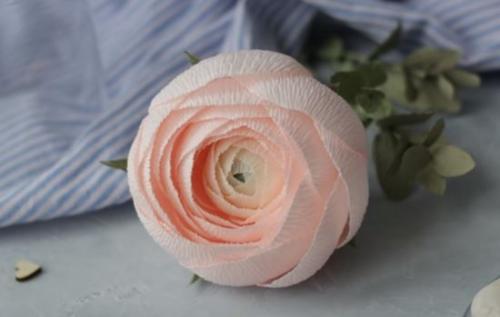 Цветы из гофрированной бумаги своими руками схемы. Цветы из гофрированной бумаги своими руками