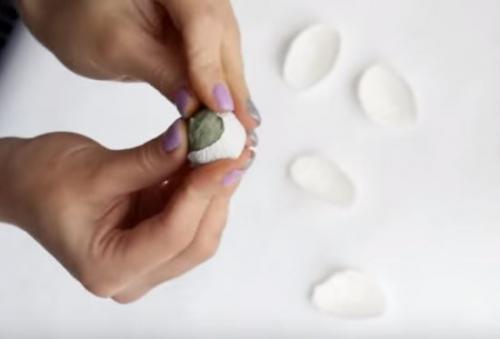 Цветы из гофрированной бумаги своими руками схемы. Цветы из гофрированной бумаги своими руками