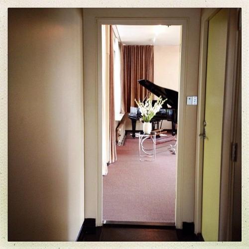 Идеи для прихожей в квартире своими руками. Оформляем потолок. Идеи для освещения прихожей 09 Идеи для прихожей в квартире своими руками. Оформляем потолок. Идеи для освещения прихожей 09