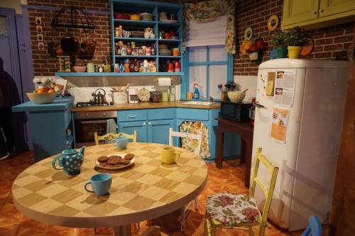 Квартира Моники Геллер номер. Квартира Моники Геллер: культовая квартира сериала 90-х годов — идеи и секреты