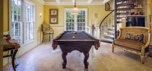 Изделия из дерева которые пользуются спросом. Элитная мебель