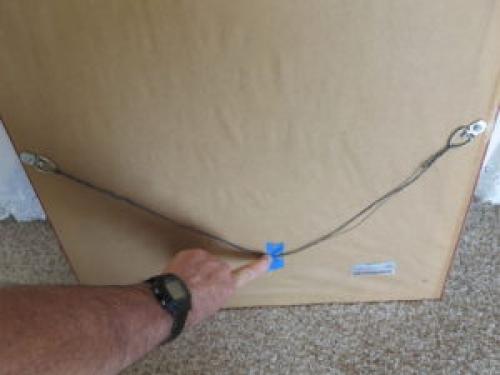 Как развесить картины на стене красиво. Как развесить картины в квартире: основные правила 23