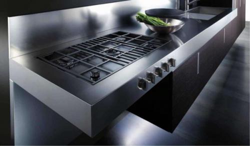 Кухня 12 кв.м с диваном. Встроенная бытовая техника