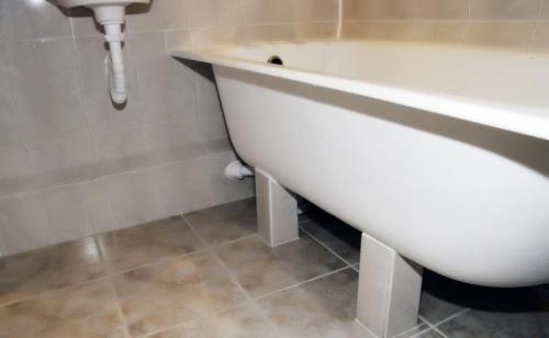 Как сделать ремонт в ванной дешево. Как обеспечить дешевизну ремонта в ванной