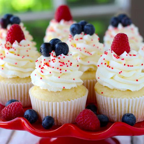 Разноцветный крем для капкейков. Крем для Капкейков, который держит форму